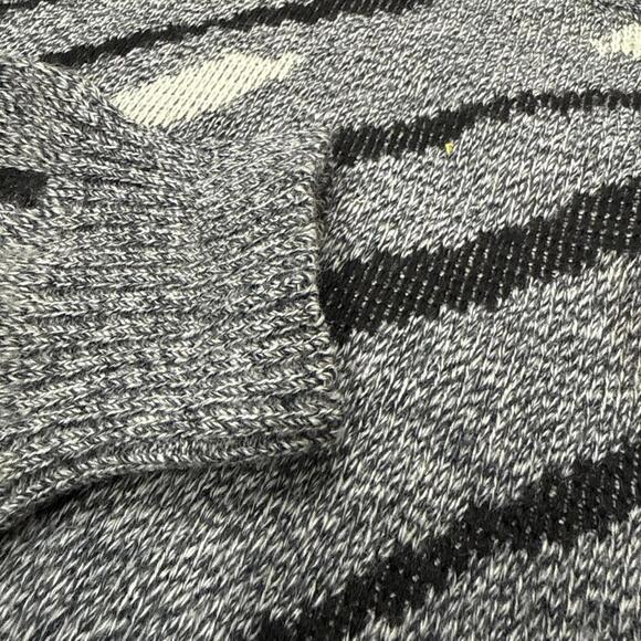 Vintage Abstract Grey Tone Knit Sweater - Picture 3 of 4
